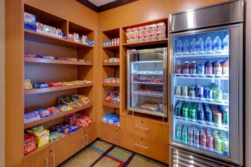 Fairfield Inn & Suites by Marriott San Francisco Airport - image 12