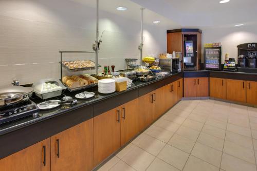 Fairfield Inn & Suites by Marriott San Francisco Airport - image 14