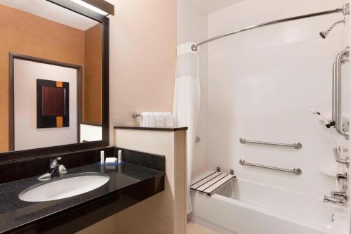 Fairfield Inn & Suites Mankato - image 11