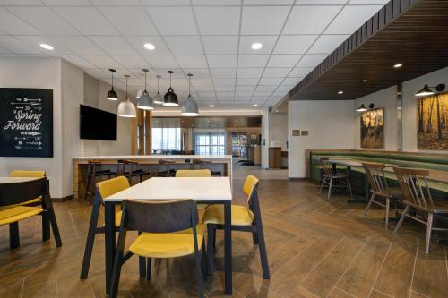 ห้องอาหาร, Fairfield by Marriott Inn & Suites Milwaukee Brookfield in บรูคฟิลด์ (WI)