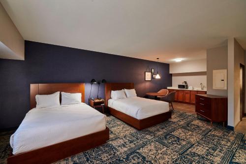 Four Points by Sheraton Cleveland-Eastlake - image 2