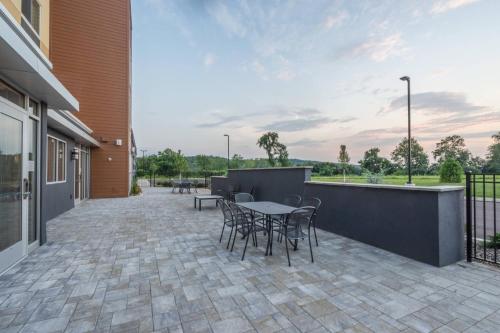 Fairfield Inn & Suites by Marriott Bloomsburg - image 7