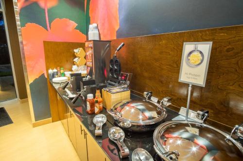 Fairfield Inn & Suites by Marriott Wisconsin Dells - image 2