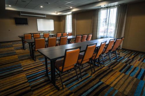 Fairfield by Marriott Inn & Suites Wisconsin Dells - 회의실/연회장
