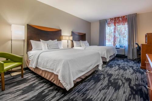 Fairfield Inn and Suites Holiday Tarpon Springs - image 10