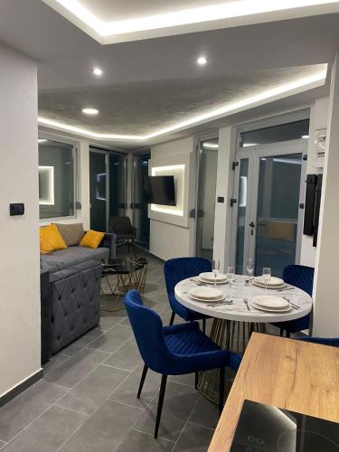 One-Bedroom Apartment with Balcony