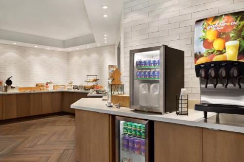 Fairfield Inn Erie - image 19