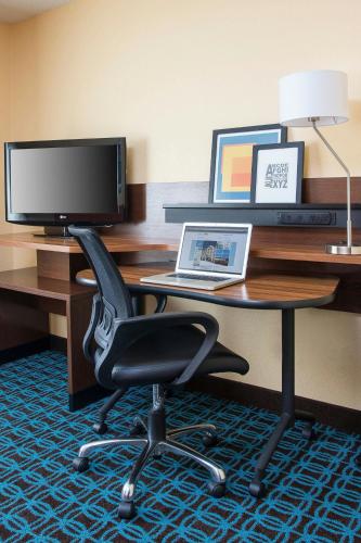 Fairfield Inn & Suites by Marriott Branson - image 8