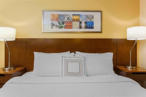 King Room room in Fairfield Inn & Suites by Marriott Tampa Brandon