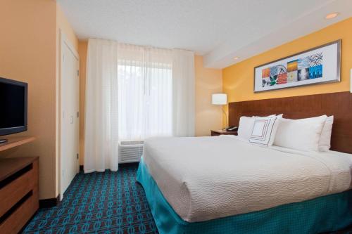 Deluxe King Studio with Sofa Bed image 1