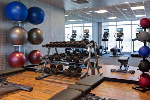 Fairfield Inn & Suites by Marriott Fayetteville - image 14