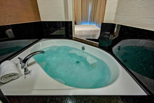 Fairfield Inn and Suites by Marriott Weatherford - image 11