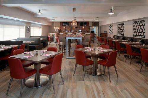Bar/lounge, Four Points by Sheraton Dallas Arlington Entertainment District in Arlington