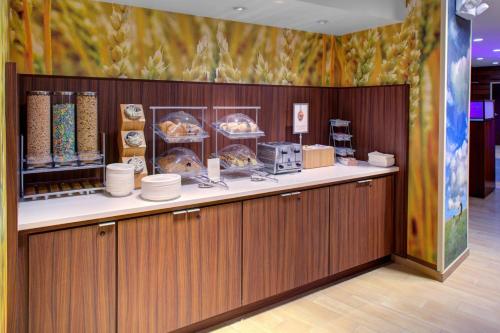 Fairfield by Marriott Hollister - image 9