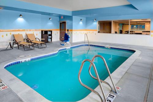 Fairfield by Marriott Hollister - main image