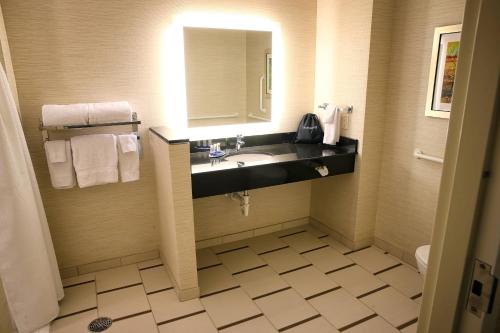 Fairfield Inn & Suites by Marriott Madison Verona in Verona, USA