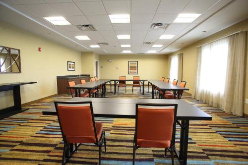 Fairfield Inn & Suites by Marriott East Grand Forks - image 12