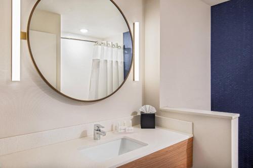 Fairfield Inn & Suites by Marriott McPherson - image 14