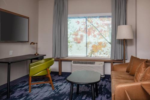 Fairfield Inn & Suites by Marriott McPherson - image 12