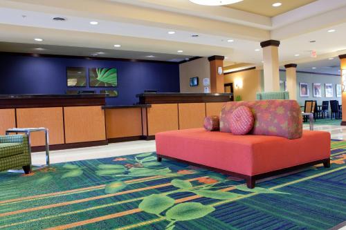 Fairfield Inn and Suites Flint Fenton - image 10