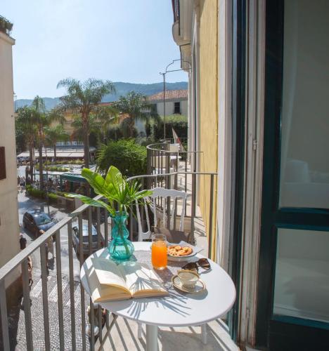 King Room with Spa Bath room in Grace Suites Sorrento