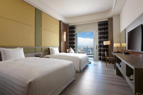 2 queen beds