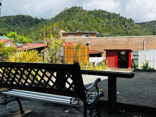 The Lazy Frog Cottage in Queenstown