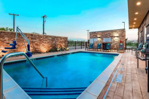 Fairfield by Marriott Inn & Suites Snyder - 수영장