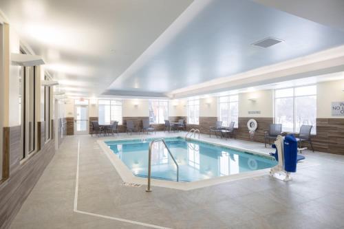 Fairfield Inn & Suites by Marriott Northfield - image 2