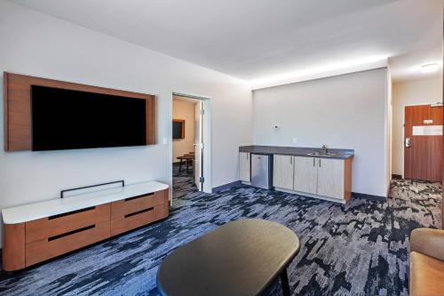 Fairfield by Marriott Inn & Suites Tulsa Catoosa - 카지노