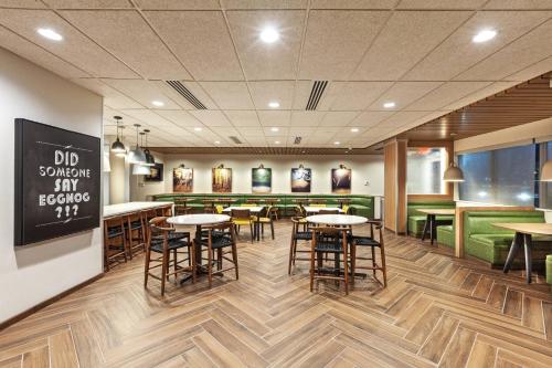 Fairfield by Marriott Inn & Suites Tulsa Catoosa - 식음료(F&B)