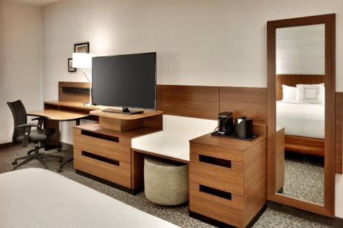 Fairfield Inn & Suites by Marriott Springfield North - image 6