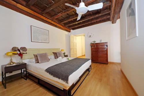 Cozy Apartment Rione Monti, Rom (Foto 7)