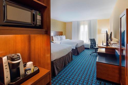 Queen Room with Two Queen Beds and Roll-in Shower - Mobility and Hearing Accessible