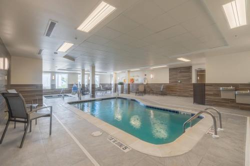 Плувен басейн, Fairfield by Marriott Inn & Suites Gaylord in Гейлорд, Мичиган