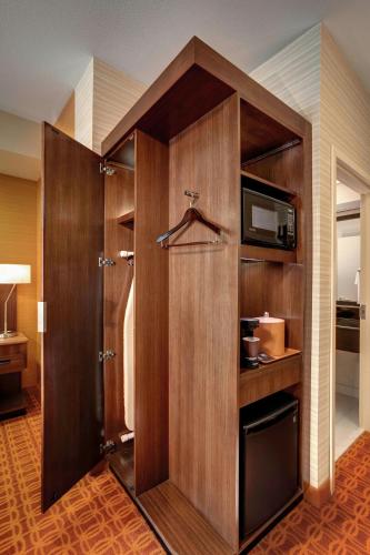 Fairfield Inn and Suites Hutchinson - image 2