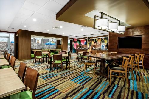 Fairfield Inn & Suites by Marriott Van - image 12