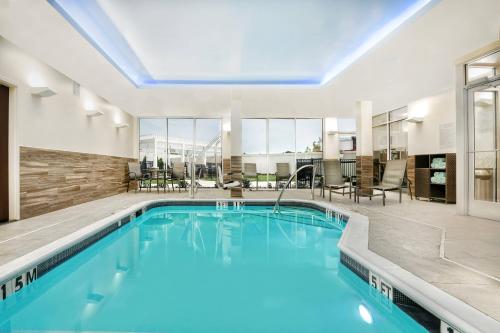 Fairfield Inn & Suites Van Canton Area