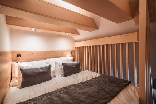 1 queen bed, 1 twin bed