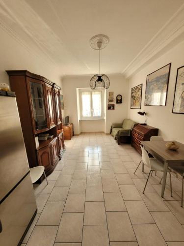 Appartamento pieno di storia in zona comoda Torino, Turin