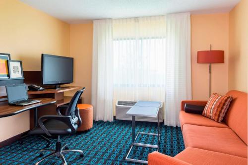 Fairfield Inn & Suites Springfield - image 6