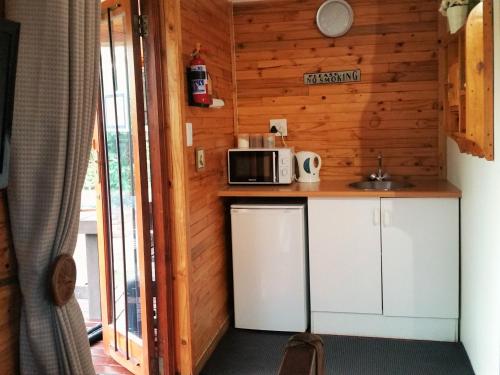 Pine Tree Lodge
