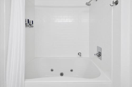 Four Points by Sheraton Milwaukee Airport - image 29