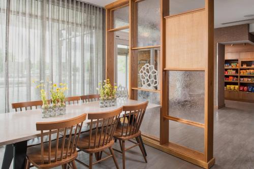 Restaurant, Fairfield by Marriott Inn & Suites Athens in Athens (TN)