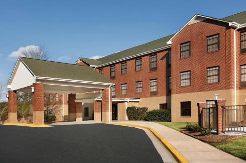 Four Points by Sheraton Raleigh Arena - image 13