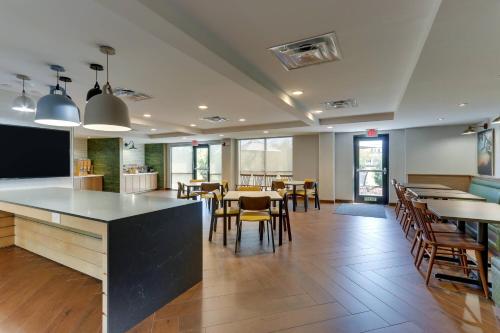 Fairfield by Marriott Inn & Suites Southport - 레스토랑