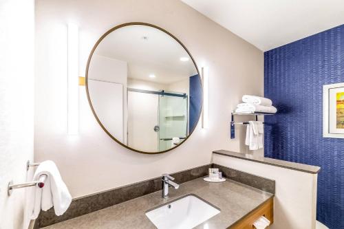 Fairfield Inn & Suites by Marriott Gainesville I-35 - image 5