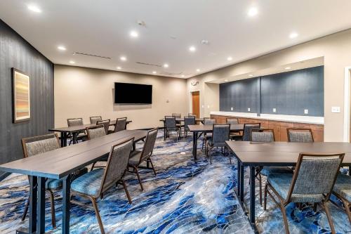 Fairfield by Marriott Inn & Suites Gainesville I-35 - 회의실/연회장