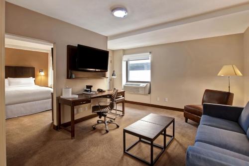 Four Points by Sheraton Peoria Four Points by Sheraton Peoria