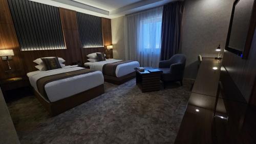 E Hotel Room Type - Deluxe Twin Room